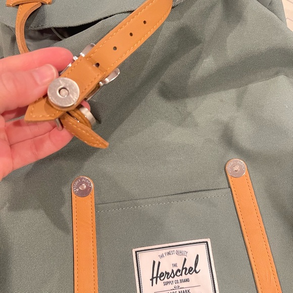 Herschel Retreat Computer Backpack - Picture 6 of 14